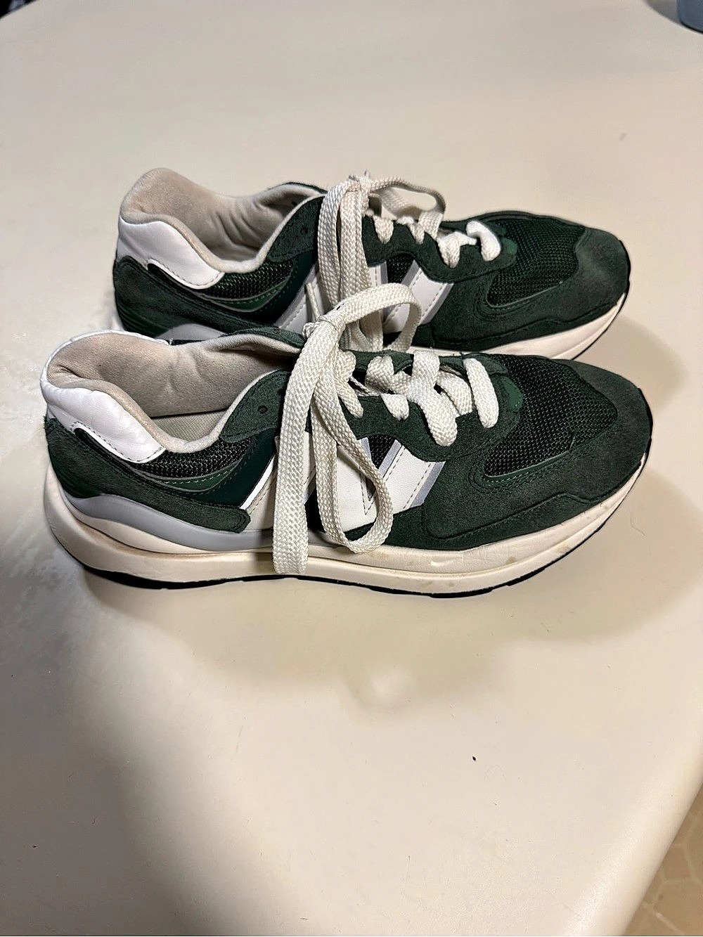 New Balance 5740 Green & White Sneakers US 9 D
